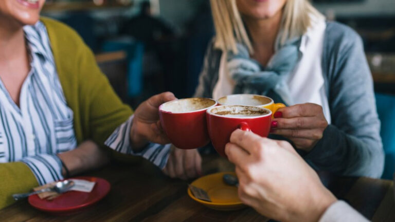 Un, trois, six… combien de fois faut-il boire de cafés par jour pour espérer vivre plus longtemps 